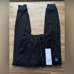 Alo Yoga Muse Sweatpant